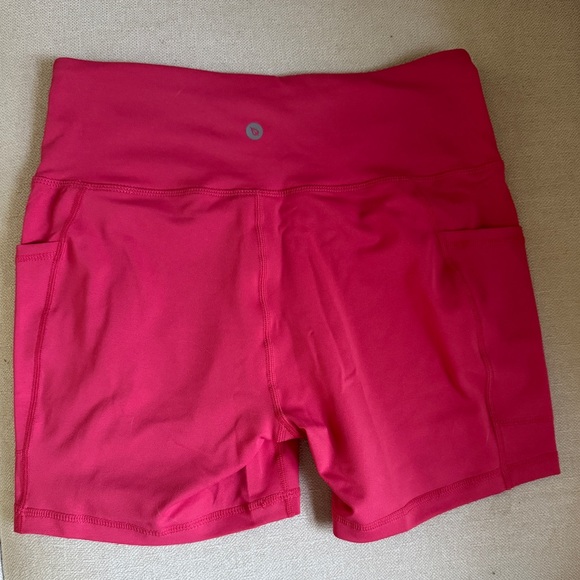 Baleaf Women's 5” Workout Shorts with Pockets - Picture 3 of 4
